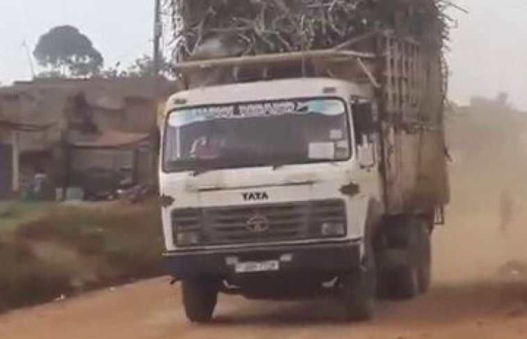 Kayunga residents rally against unkept promise to pave their road